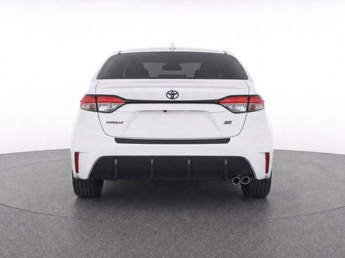 Used 2026 Toyota Corolla SE FWD image 3