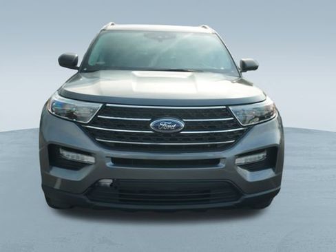Used 2022 Ford Explorer XLT w/ Equipment Group 202A image 2