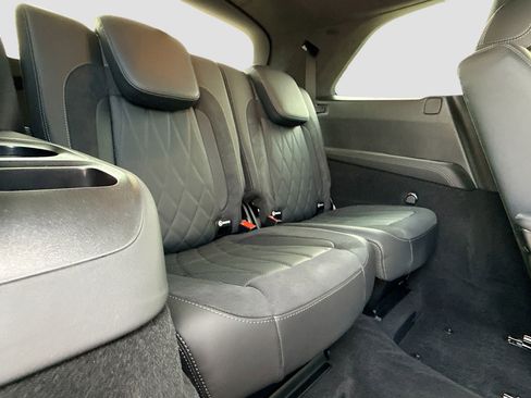 Used 2025 Mercedes-Benz GLS 63 AMG 4MATIC image 22
