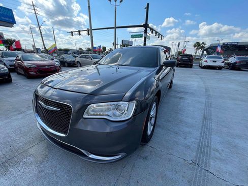 Used 2016 Chrysler 300 Limited RWD image 11