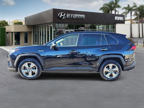 Used 2019 Toyota RAV4 Limited image 6