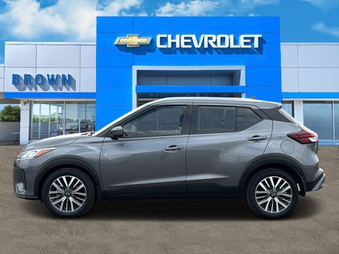 Used 2023 Nissan Kicks SV FWD image 4