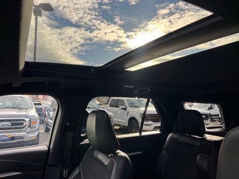 Certified 2025 Ford Explorer ST image 9