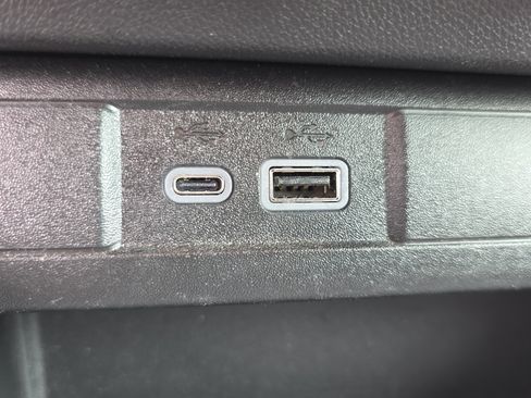 Used 2025 Chevrolet Colorado Trail Boss AWD/4WD image 31