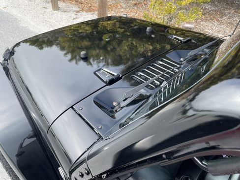 Used 2015 Jeep Wrangler Sport image 13