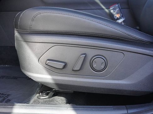 Used 2025 Kia Sportage EX image 33