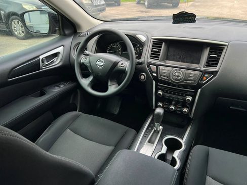 Used 2017 Nissan Pathfinder S FWD image 16