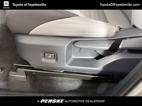 Certified 2025 Toyota Tacoma TRD Off-Road image 22