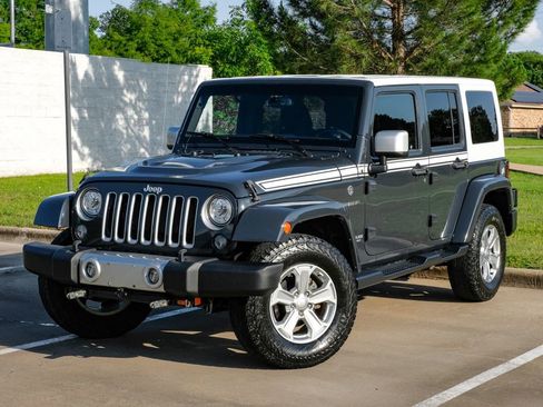 Used 2017 Jeep Wrangler Unlimited Sahara w/ Quick Order Package 24E Chief AWD/4WD image 3