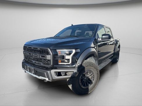 Used 2020 Ford F150 Raptor w/ Equipment Group 802A Luxury image 4
