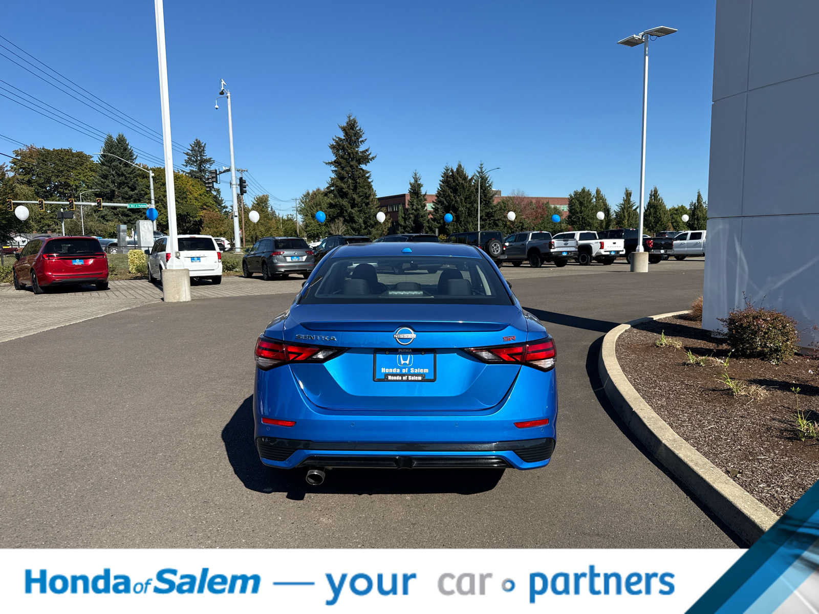 Used 2025 Nissan Sentra SR FWD image 5