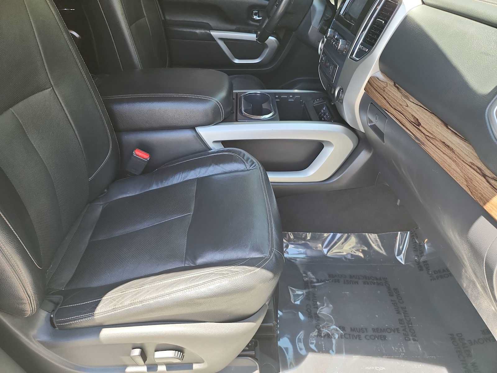 Used 2017 Nissan Titan SL RWD image 18