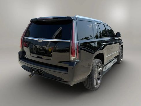 Used 2016 Cadillac Escalade Premium RWD image 8