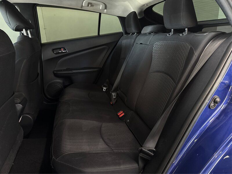 Used 2018 Toyota Prius Three FWD image 10