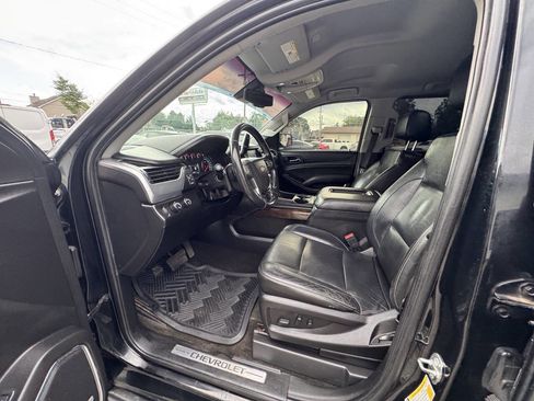 Used 2018 Chevrolet Suburban LT image 30