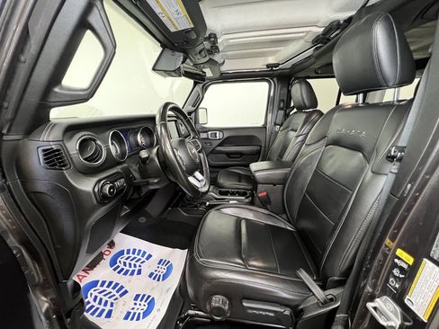Used 2021 Jeep Wrangler Unlimited Sahara w/ Uconnect 4C Nav & Sound Group image 4