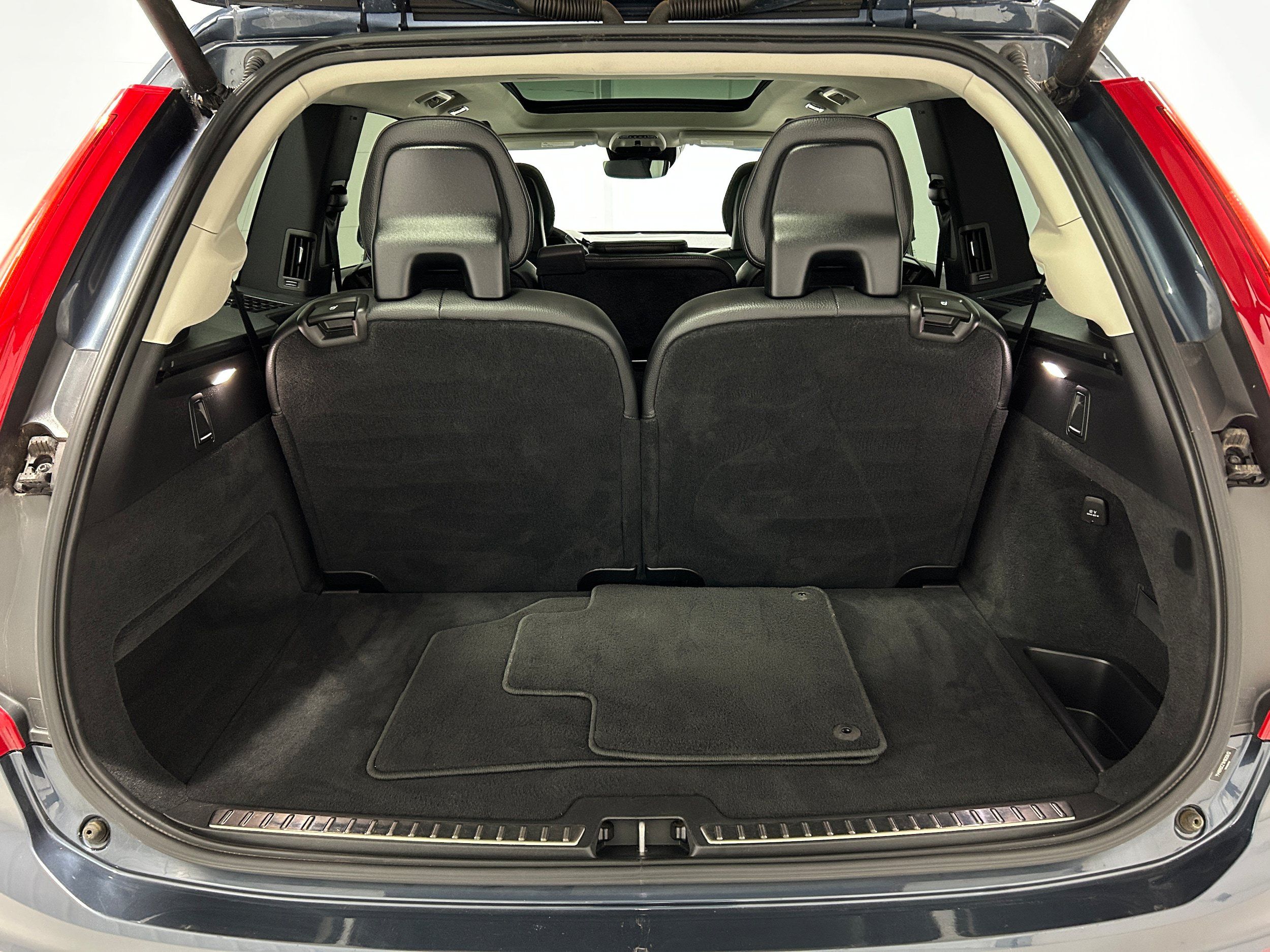Used 2022 Volvo XC90 T8 Inscription Expression AWD/4WD image 34