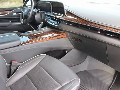 Used 2023 Cadillac Escalade Premium Luxury w/ Performance Package image 20