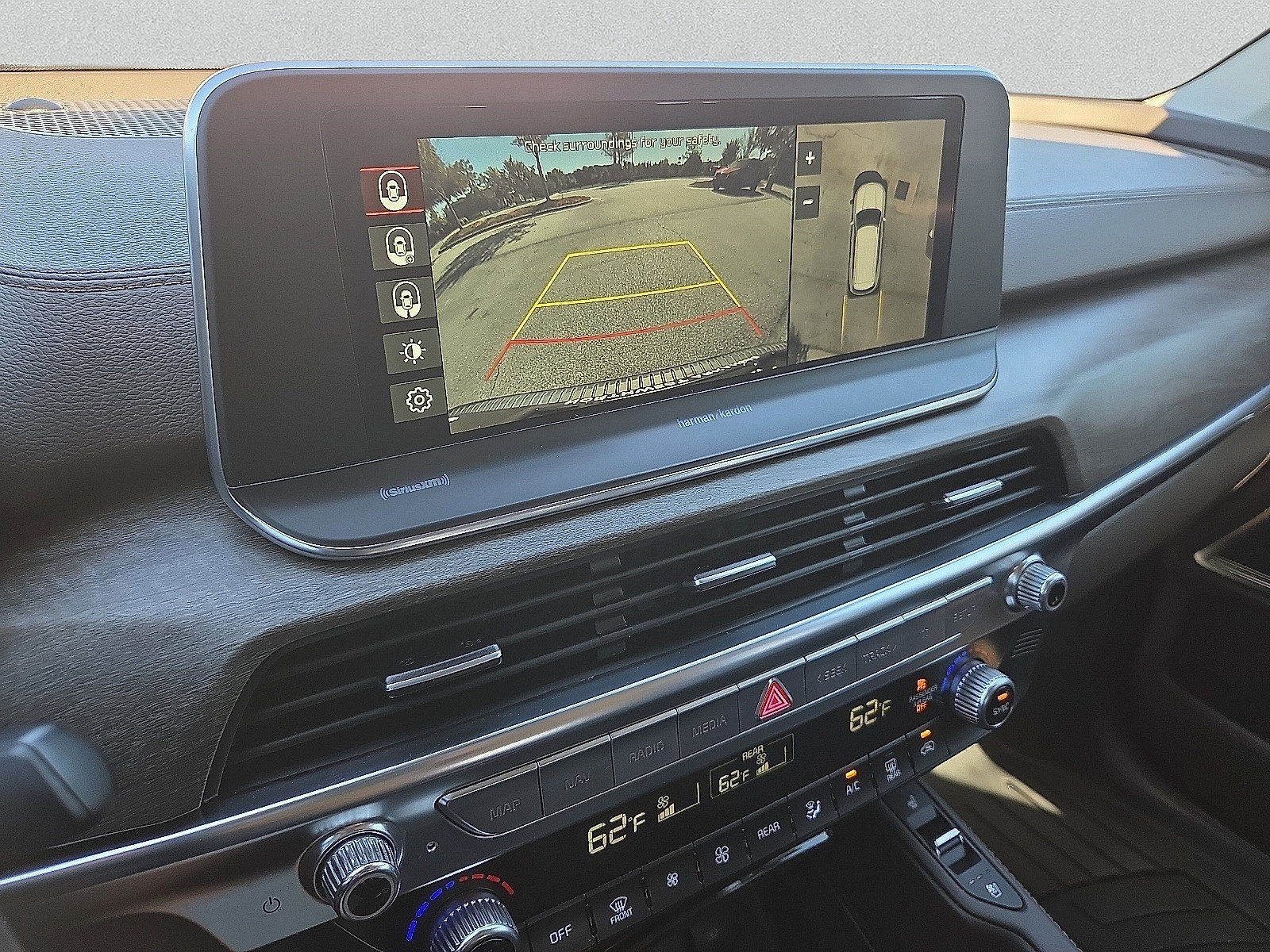 Used 2020 Kia Telluride SX w/ Towing Package FWD image 18