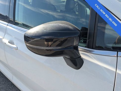 Used 2024 Chrysler Pacifica Limited FWD image 12