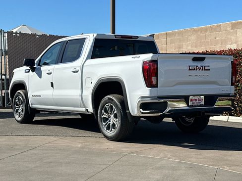 New 2026 GMC Sierra 1500 SLE w/ Preferred Package image 6
