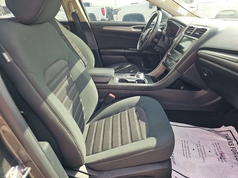 Used 2020 Ford Fusion SE image 14