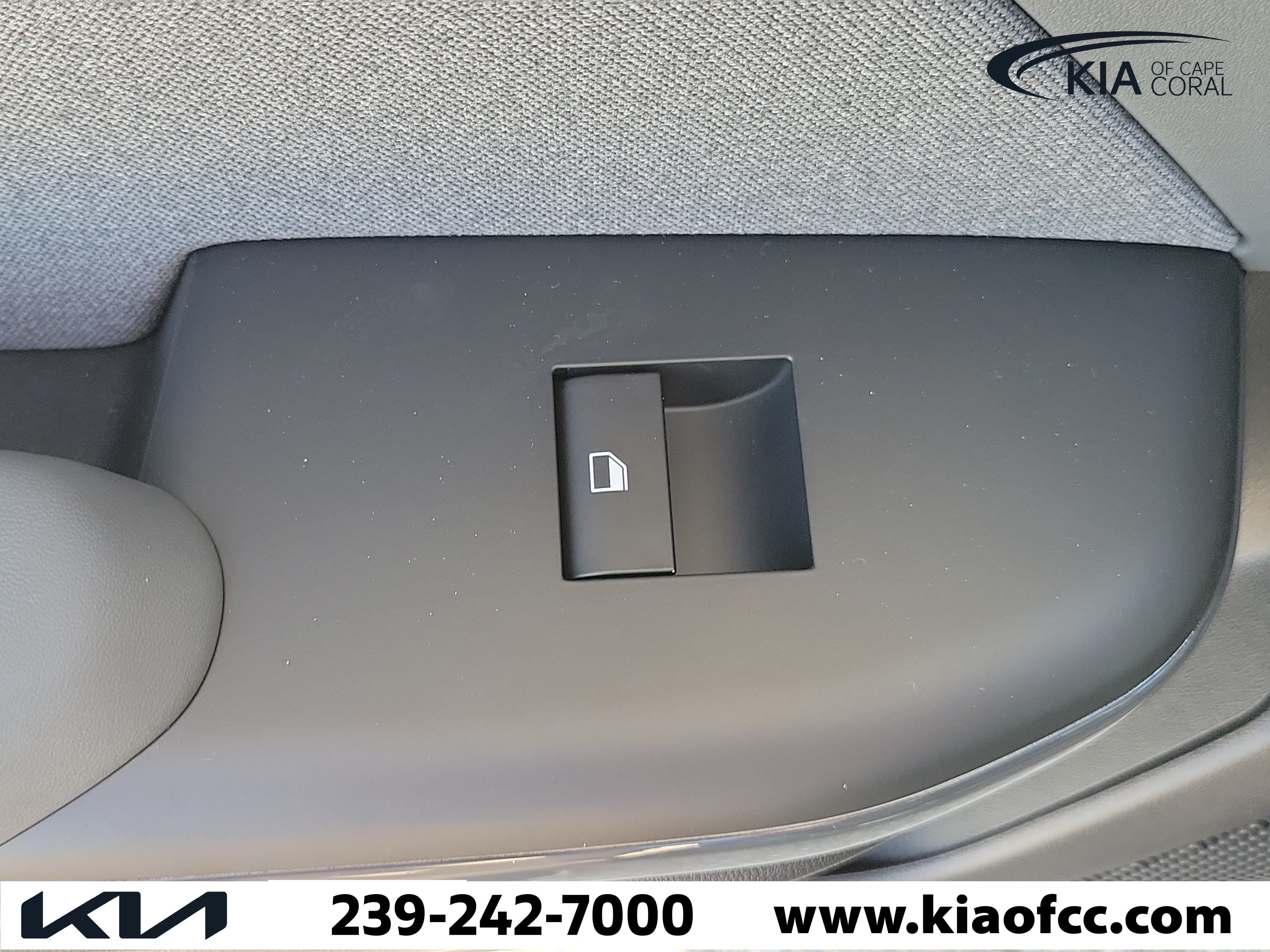 New 2025 Kia K4 EX FWD image 15