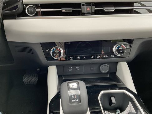 New 2025 Mitsubishi Outlander SE image 29