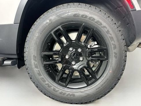 Used 2026 Land Rover Defender 110 S AWD/4WD image 28