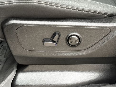 Used 2025 RAM 1500 Big Horn image 30