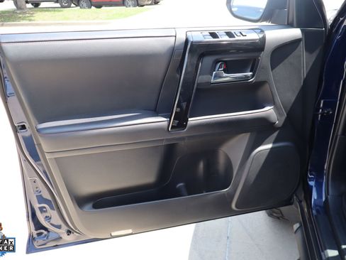 Used 2022 Toyota 4Runner TRD Off-Road Premium w/ Moonroof Package AWD/4WD image 12