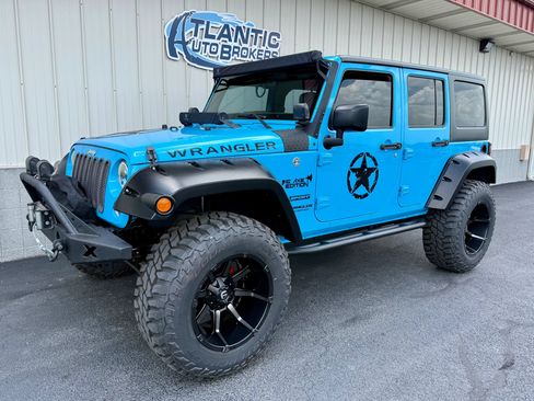 Used 2017 Jeep Wrangler Unlimited Sport w/ Connectivity Group AWD/4WD image 1