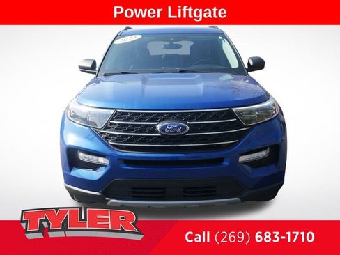 Used 2023 Ford Explorer XLT w/ Equipment Group 202A AWD/4WD image 2