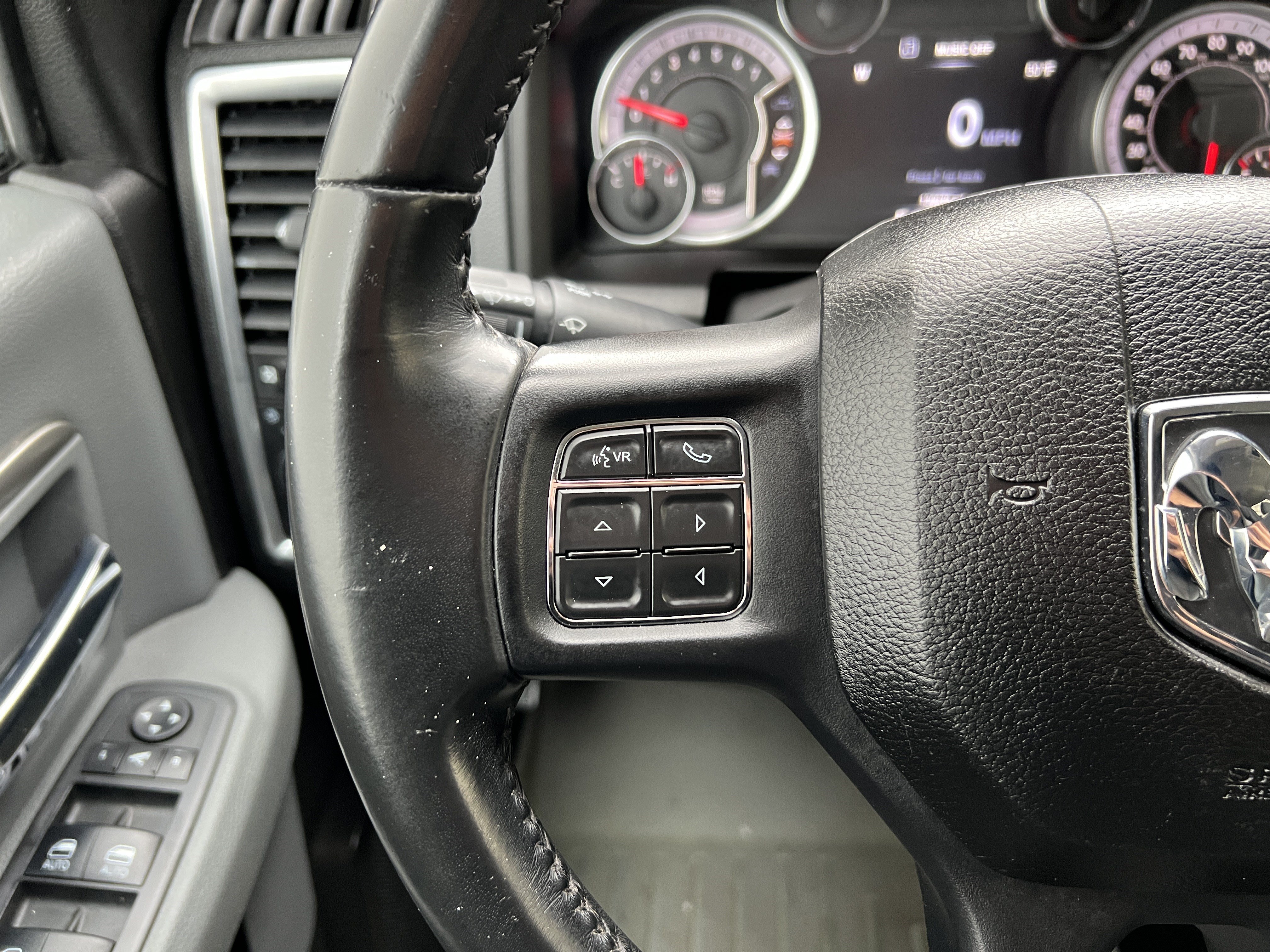 Used 2019 RAM 1500 Classic SLT w/ Luxury Group AWD/4WD image 25