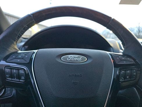 Used 2018 Ford Explorer Platinum image 33