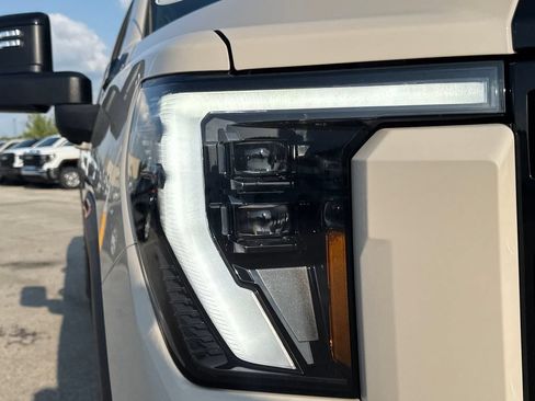 New 2026 GMC Sierra 2500 AT4 w/ AT4 Premium Plus Package AWD/4WD image 11