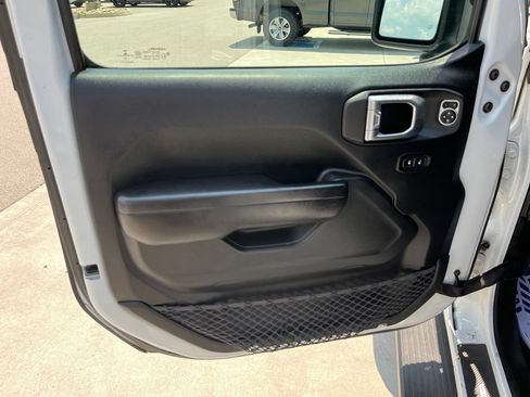 Used 2020 Jeep Gladiator Sport w/ Quick Order Package 24S AWD/4WD image 5