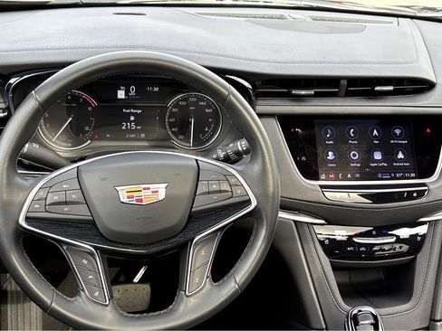 Certified 2025 Cadillac XT5 Premium Luxury image 4