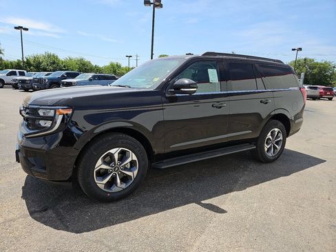 New 2027 Ford Expedition Active RWD image 5