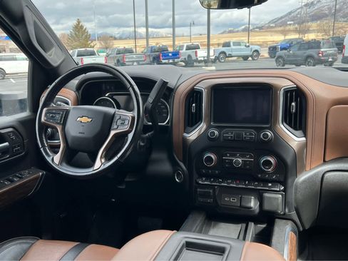 Used 2021 Chevrolet Silverado 3500 High Country image 23