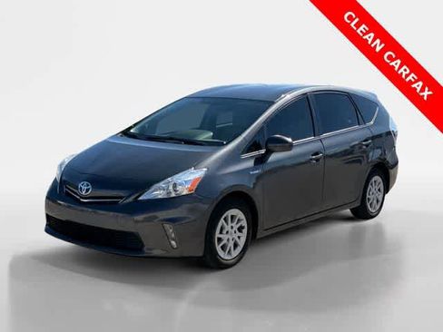 Used 2014 Toyota Prius V Three image 3