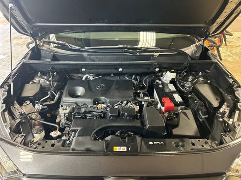 Certified 2022 Toyota RAV4 XLE w/ Convenience Package image 9