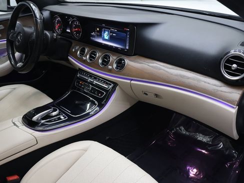 Used 2017 Mercedes-Benz E 400 4MATIC Wagon image 10