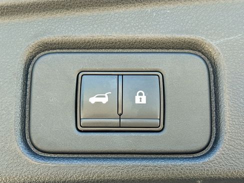 Used 2024 Nissan Pathfinder Platinum FWD image 13