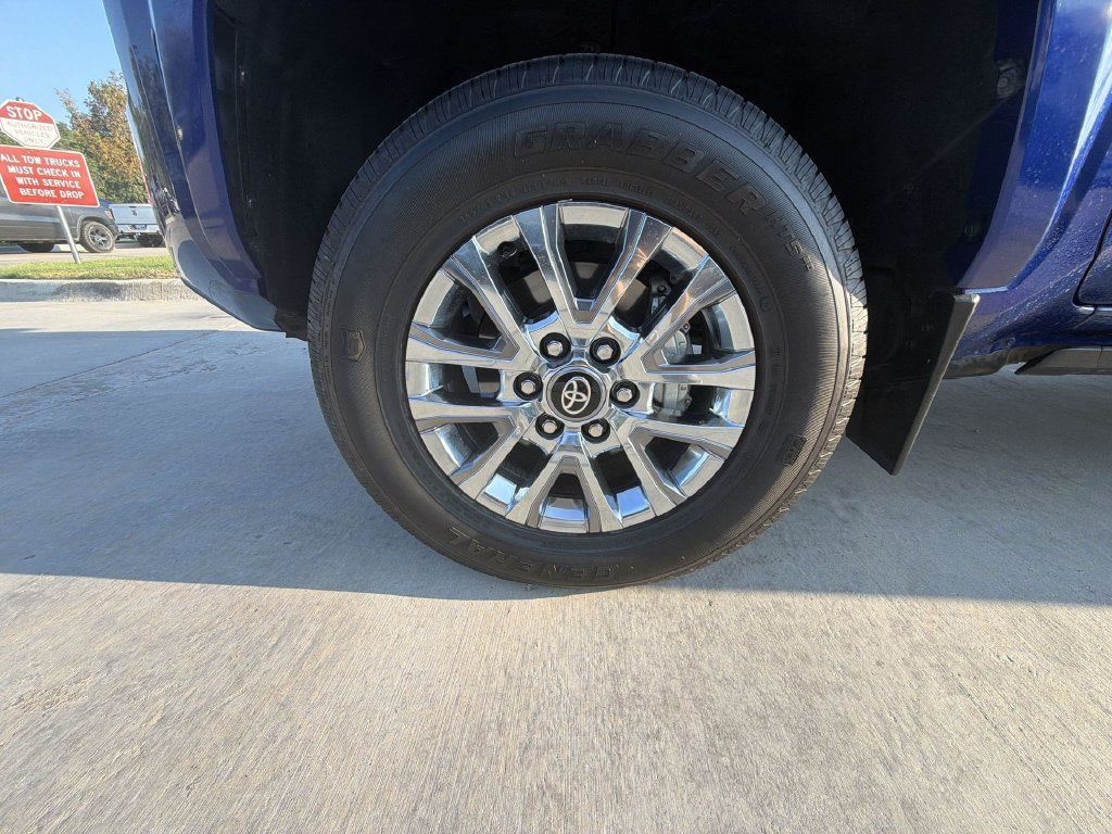 Used 2024 Toyota Tacoma Limited w/ Limited Package (LT) AWD/4WD image 14