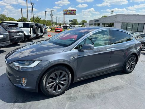 Used 2018 Tesla Model X 100D AWD/4WD image 2
