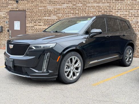 Used 2020 Cadillac XT6 Sport w/ Platinum Package AWD/4WD image 2
