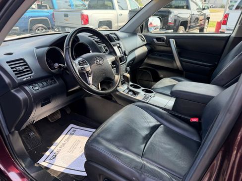 Used 2013 Toyota Highlander SE w/ Protection Pkg AWD/4WD image 12