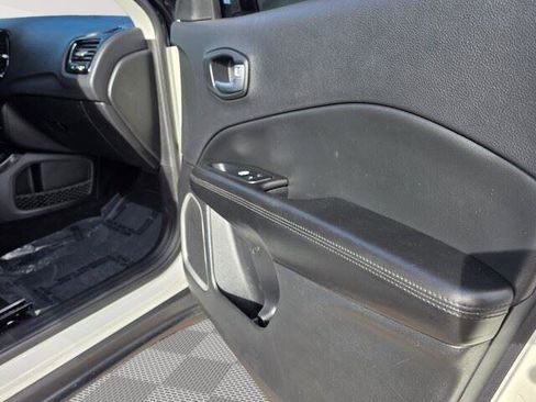 Used 2019 Jeep Compass Altitude image 35