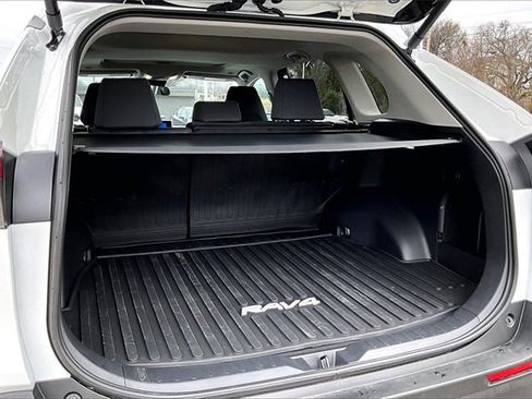 Used 2025 Toyota RAV4 XLE image 30